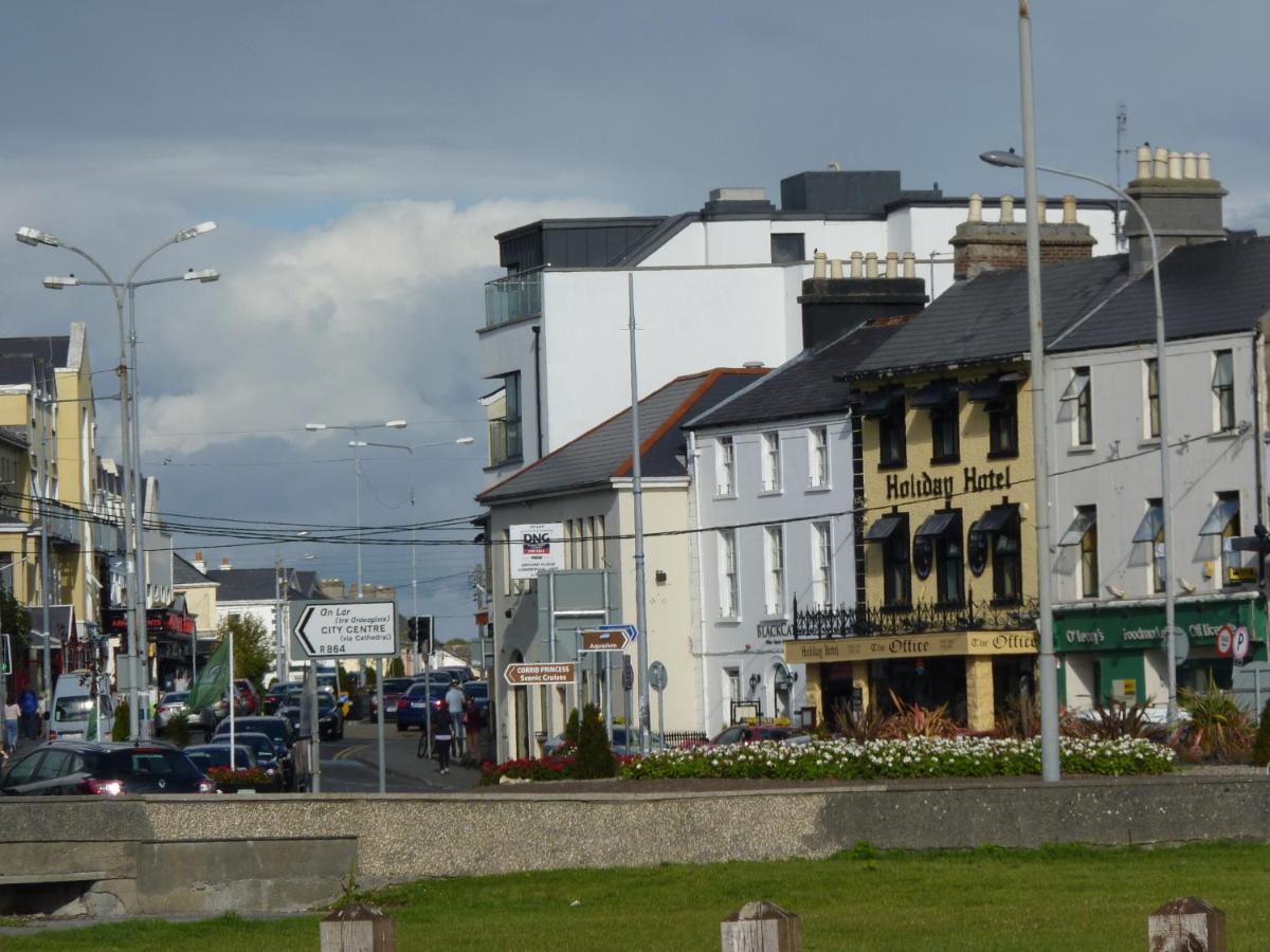 Holiday Hotel Galway Exterior foto