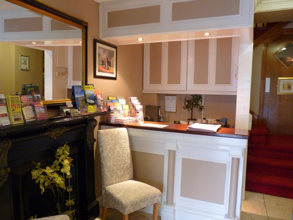 Holiday Hotel Galway Exterior foto