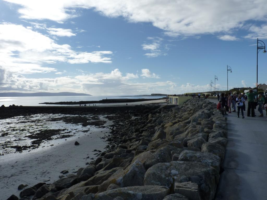 Holiday Hotel Galway Exterior foto